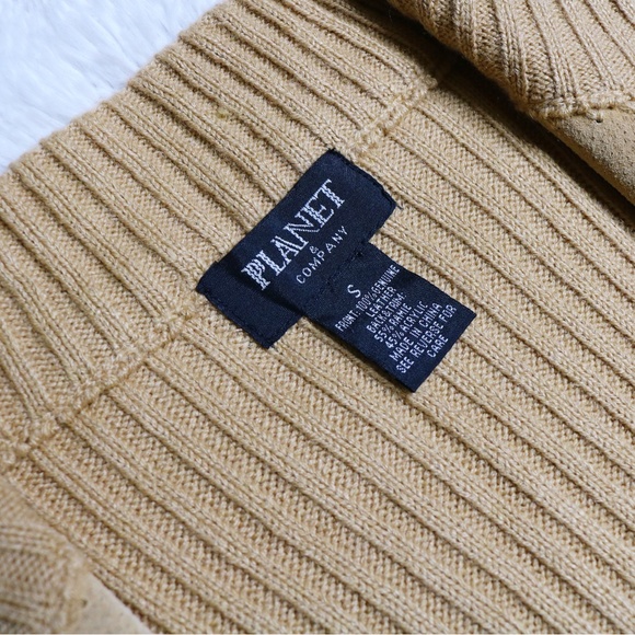 VINTAGE GENUINE LEATHER Tan Acrylic Vest - Picture 5 of 6